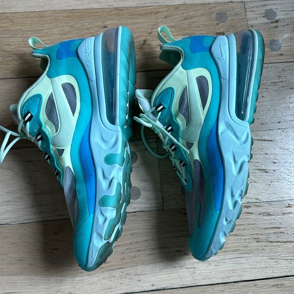 Nike shoes - Picture 3 of 7